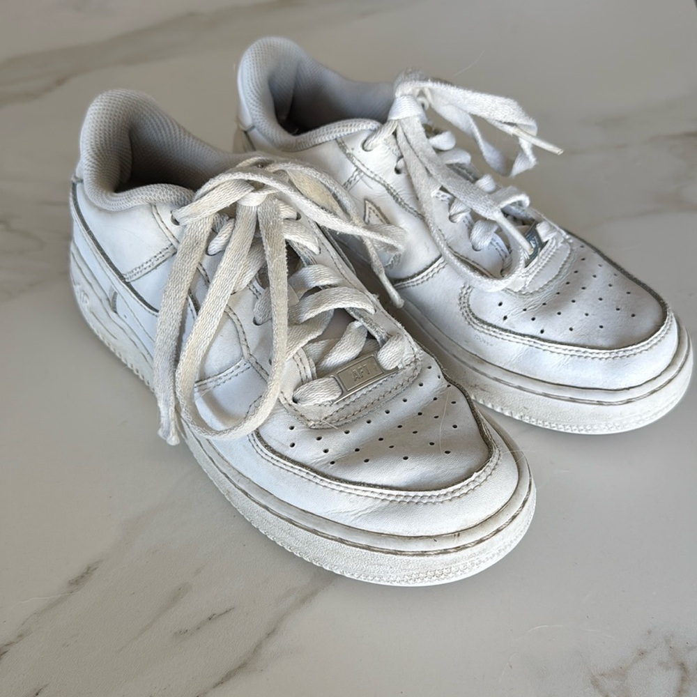 Nike Air Force 1, size 4 big kids